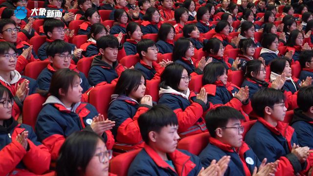神！电影《非凡的你》在新乡原阳开机AG真人登录致敬吴祖太和红旗渠精(图4)